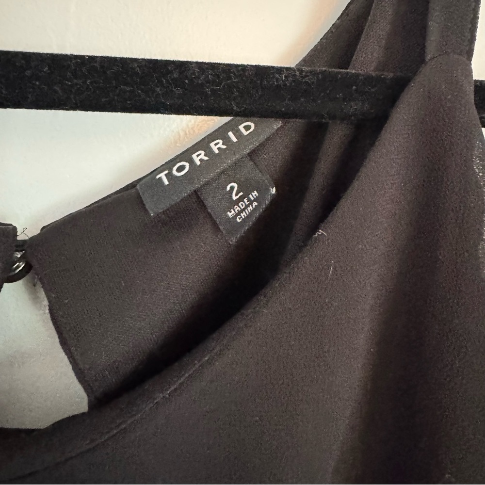 Torrid Black cold shoulder Dress size 2X - Picture 3 of 9